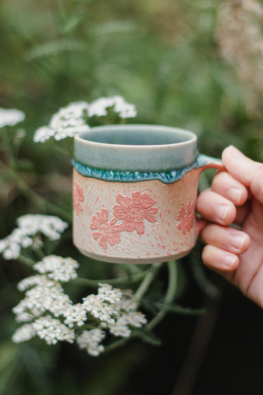 Daisy Sgraffito Mug