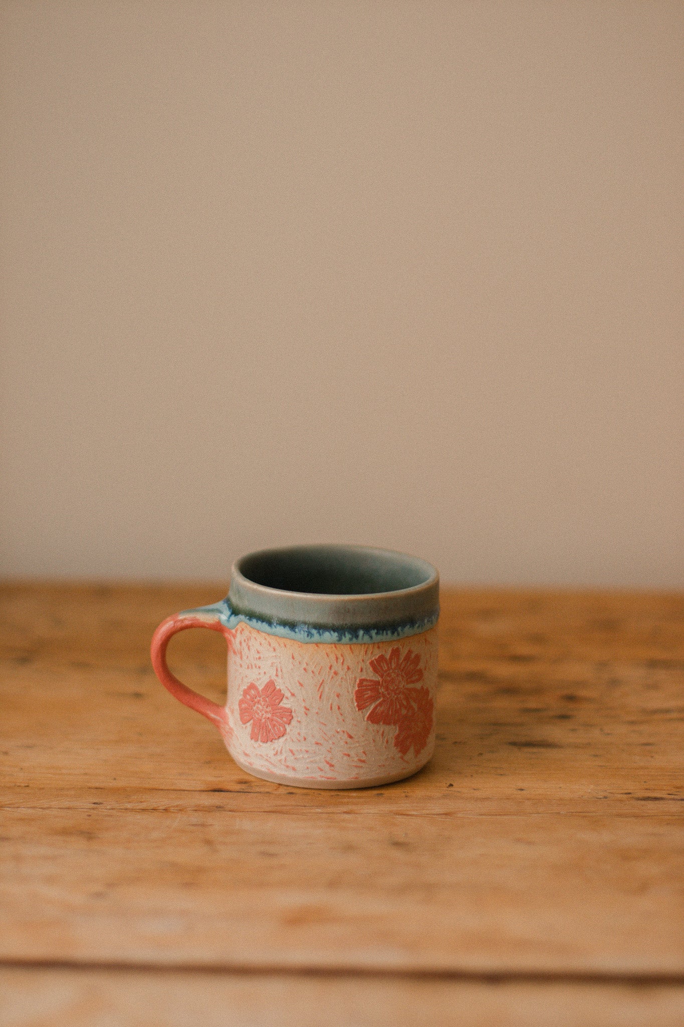 Daisy Sgraffito Mug