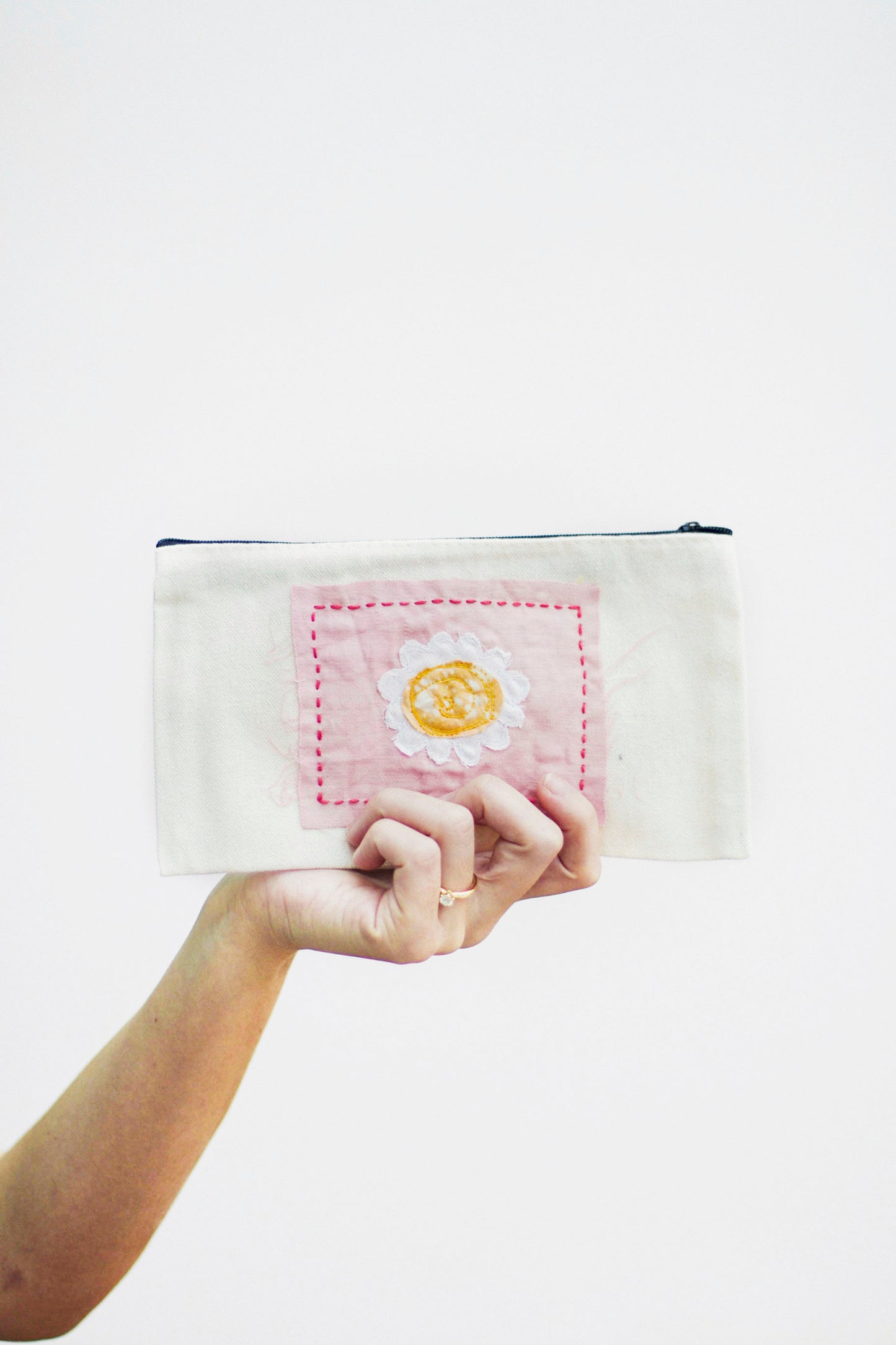 Daisy Patch Pouch