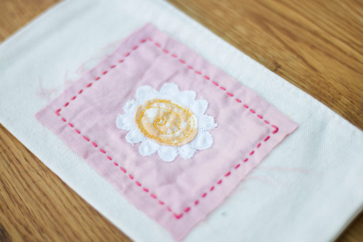 Daisy Patch Pouch