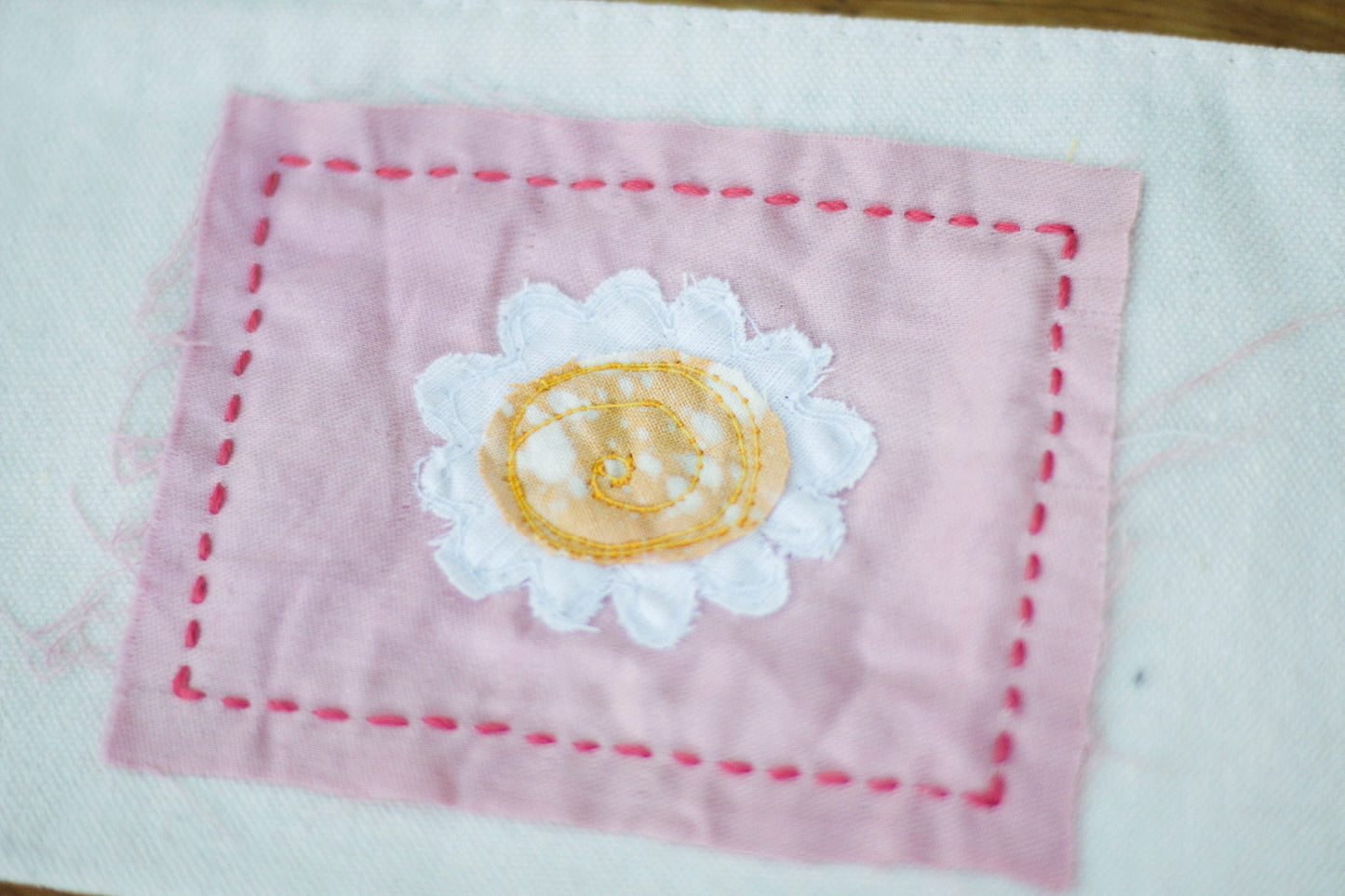 Daisy Patch Pouch