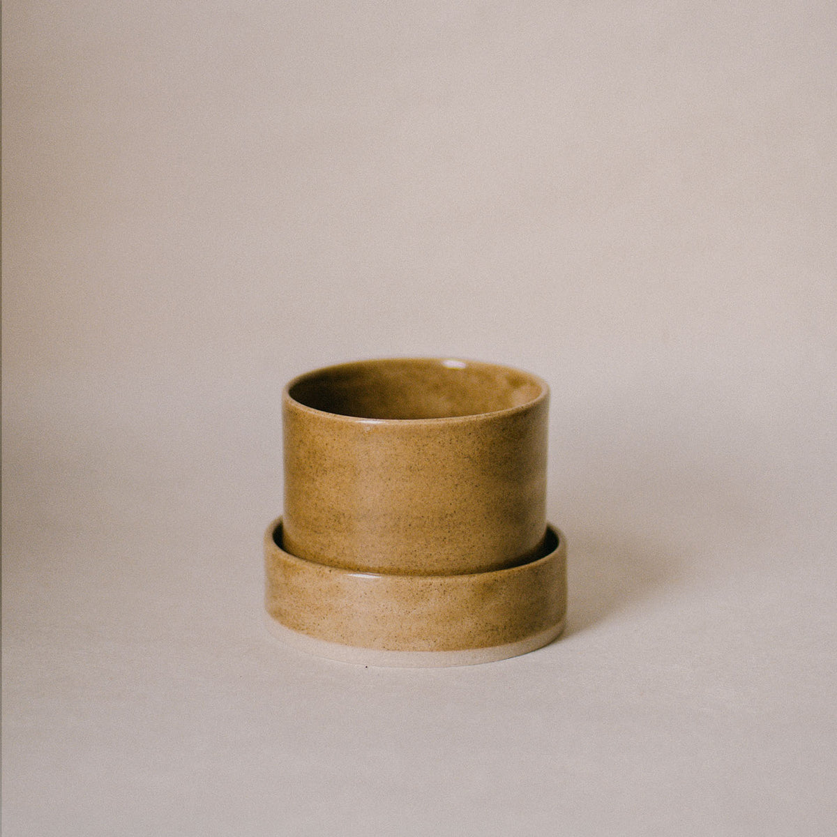 Brown Speckled Ceramic Planter and Dish Set